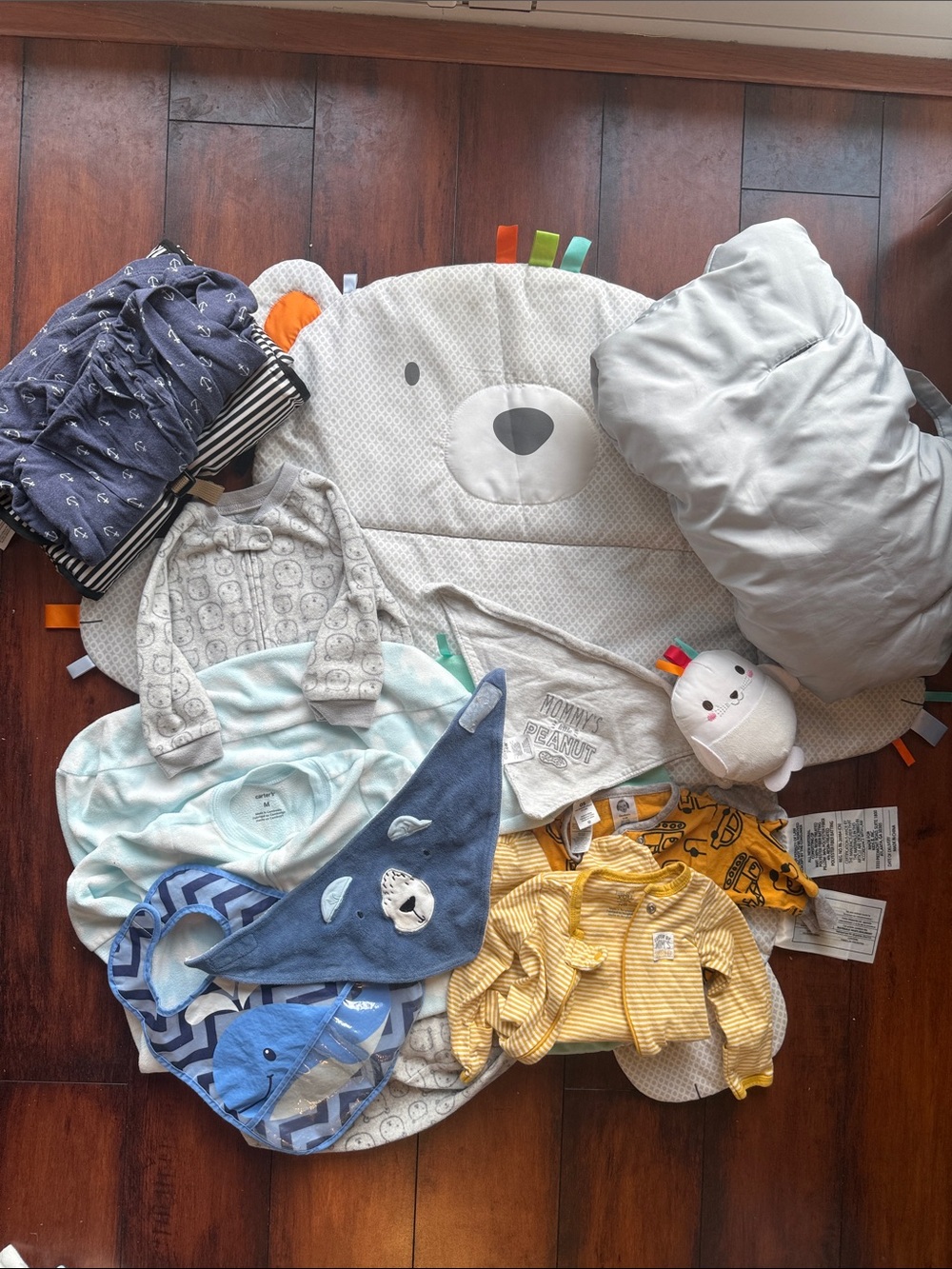 Baby bundle: Tummy time mat, car seat cover, changing wristlet, cart cover